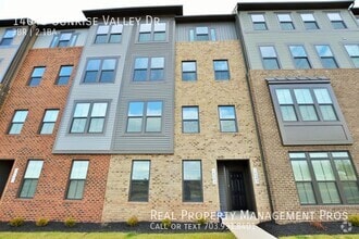 Building Photo - 14043 Sunrise Valley Dr