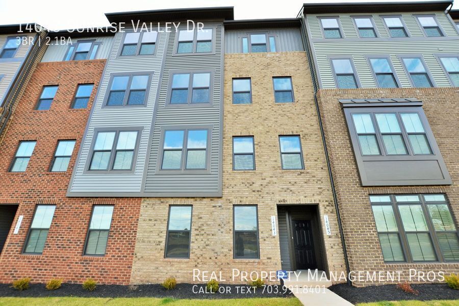 Primary Photo - 14043 Sunrise Valley Dr