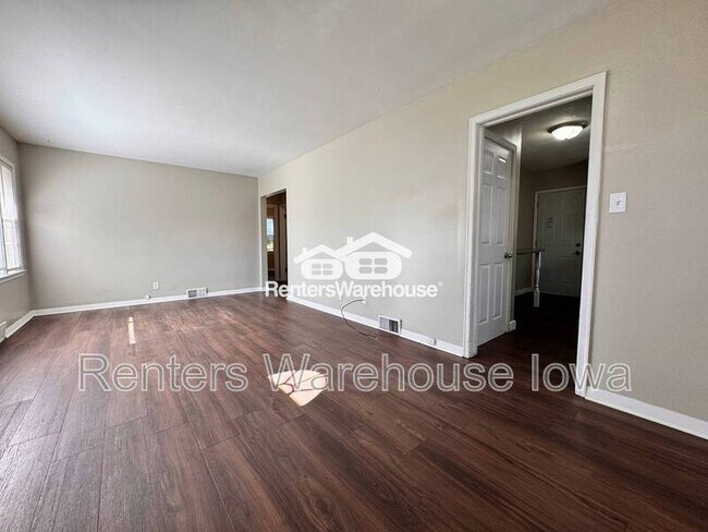 Building Photo - 709 Bell Ave