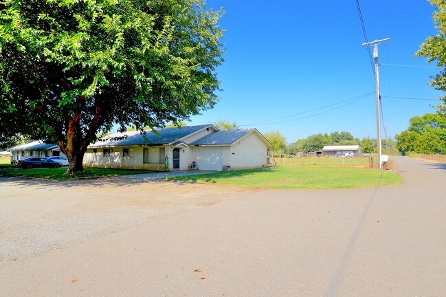 Building Photo - 5760 Sunny Ln