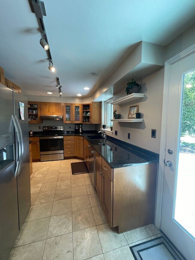 Foto del edificio - Rare Boulder Gem—Spacious 5-bedroom S. Boulder home - AVAILABLE EARLY JULY!