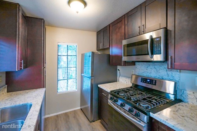 Foto del edificio - 8538 Summerdale Rd