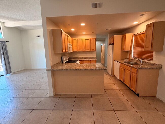 Foto del edificio - 74-118 Catalina Way - 74-118