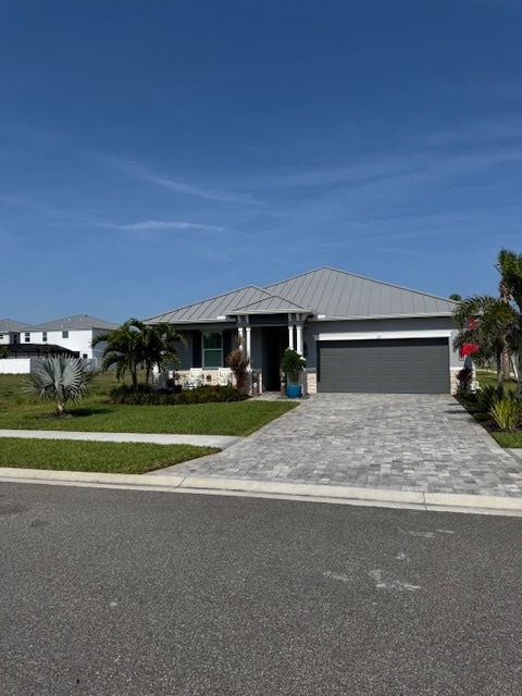 Building Photo - 697 Clearwater Ave