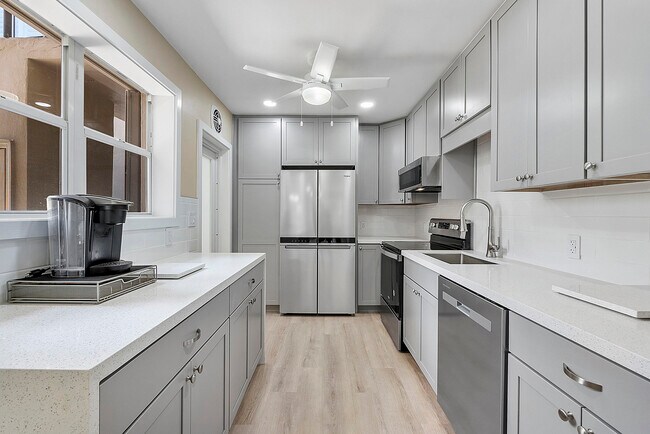 Building Photo - 1501 S Ocean Blvd