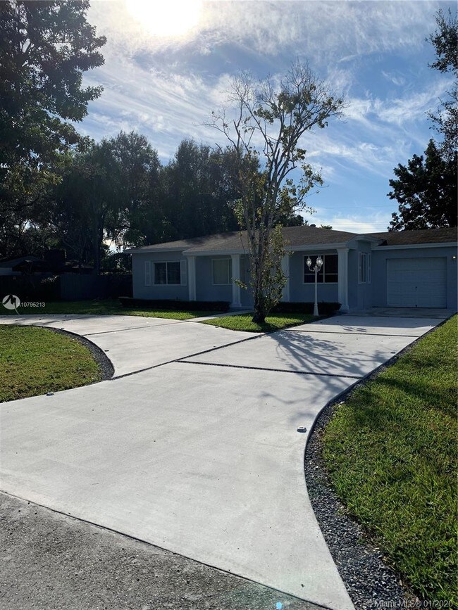 Building Photo - 6990 SW 58th St