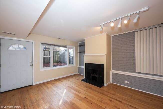 Foto del edificio - 848 W Lill Ave