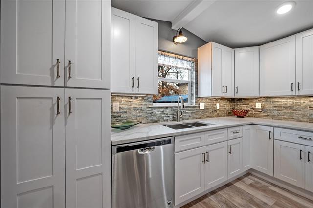 Foto del edificio - 269 Sherman Dr