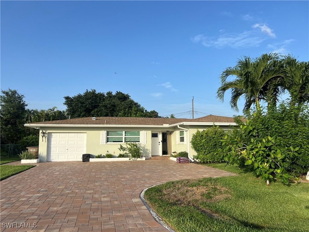 Foto principal - 5219 Tower Dr