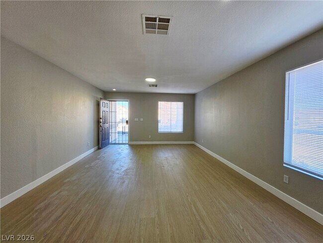 Foto del edificio - 5929 Forest Creek Rd