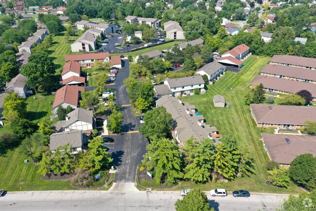 Foto aérea - Danbury Meadows Apartments