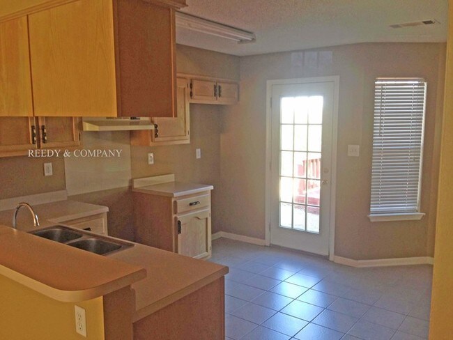 Building Photo - 7100 Amberly Way Dr