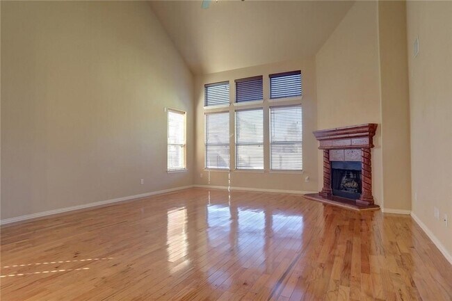 Foto del edificio - 13393 Mondovi Dr