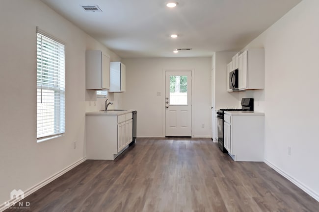 Building Photo - 17584 Rosewood Manor Ln
