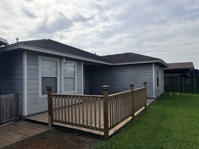 Building Photo - 103 S 4th St