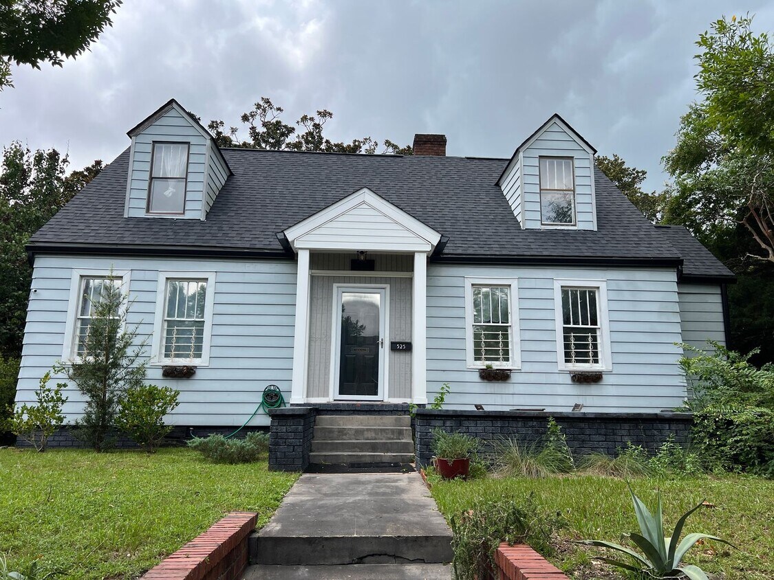 Foto principal - Charming bungalow downtown