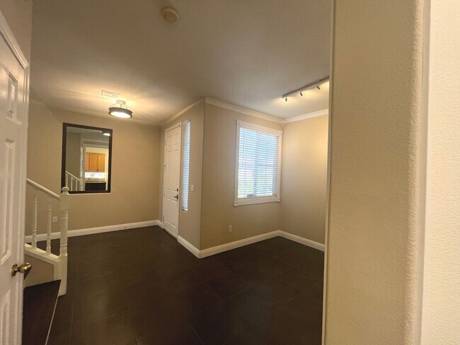 Building Photo - Discover this Gem w/sparkling pool & spa!