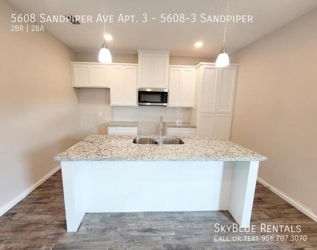 Foto del edificio - 5608 Sandpiper Ave