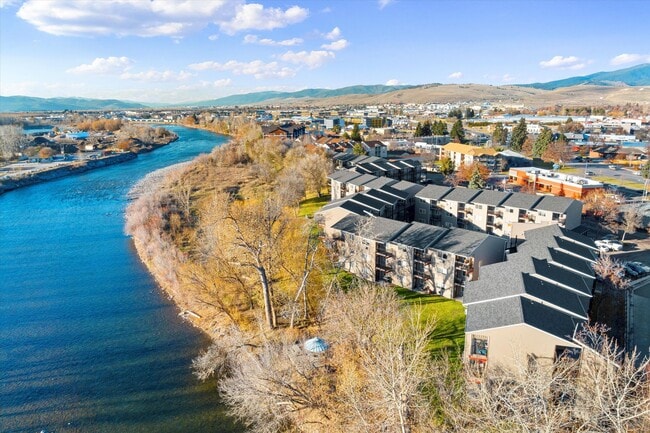 Building Photo - Riverbend Apartments