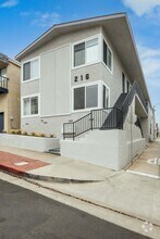 Building Photo - 216 Rosecrans Ave