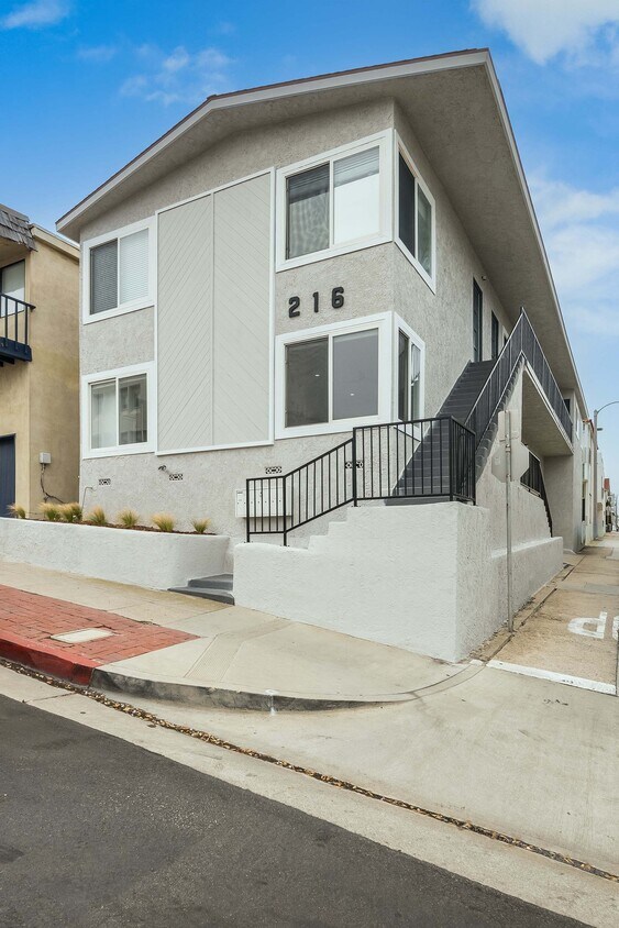 Front of Building - 216 Rosecrans Ave