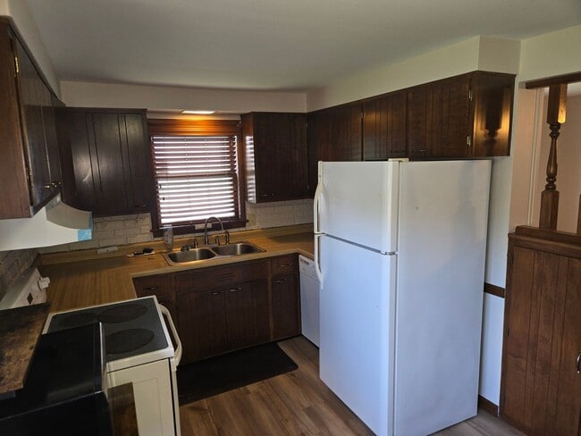 Building Photo - 3 bedroom in downtown Lake Geneva