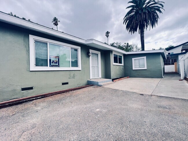 Foto del edificio - Escondido Historic Neighborhood 2 Bedroom 1 Bath Home