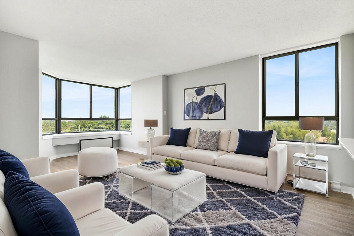 Primary Photo - Sophia Apartments