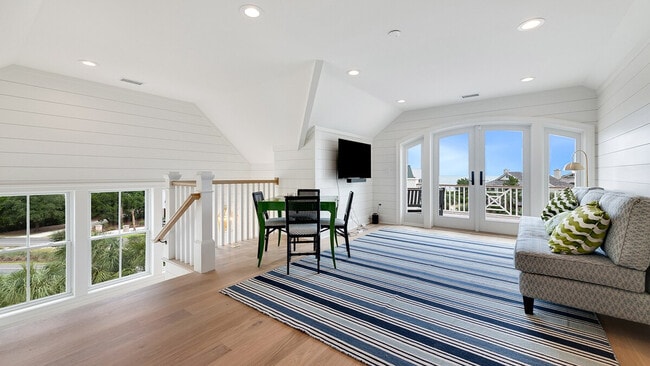 Foto del edificio - 1058 Debordieu Blvd