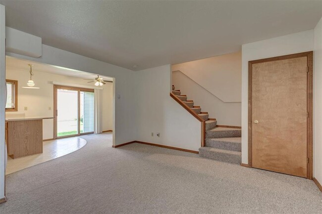 Building Photo - 3 Bedroom Condo for Rent in Bozeman