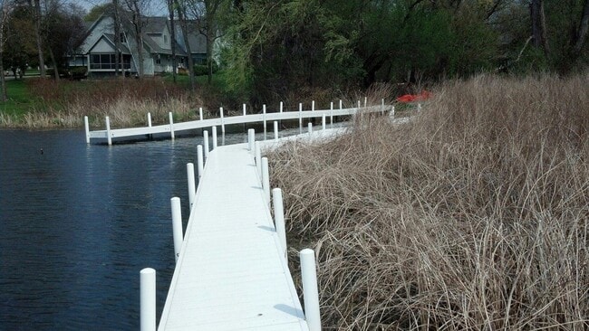 8 boat slips available to tenants - 1623 Kettle Cove Ct