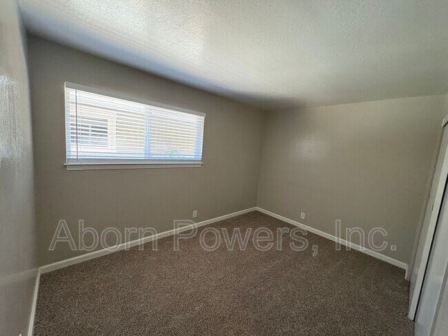 Foto del edificio - 2760 Coloma St