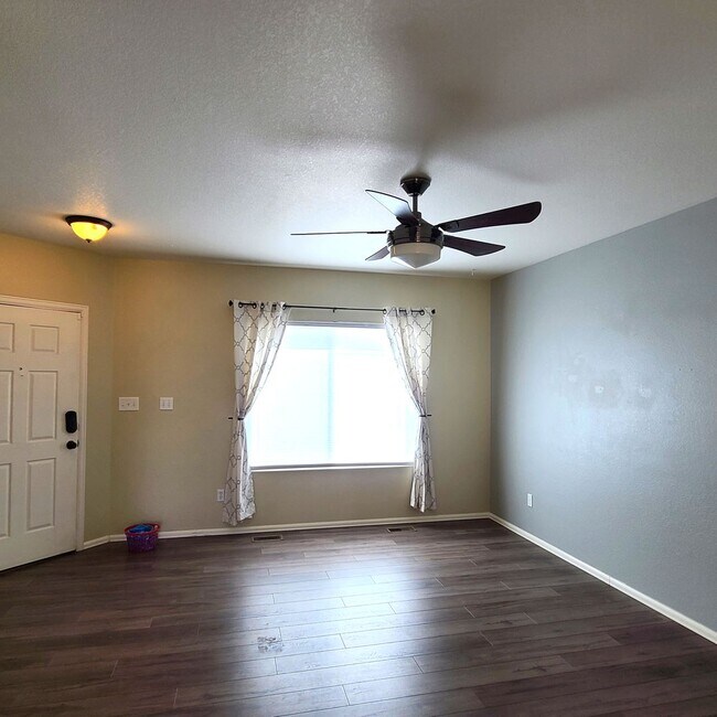 Foto del edificio - 6316 Riverdale Dr