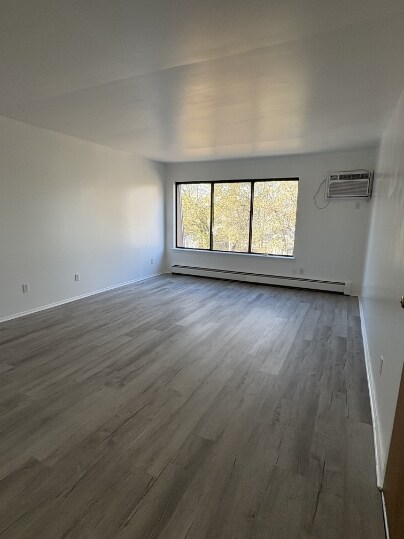 Foto del edificio - 695 Capital Ave NE