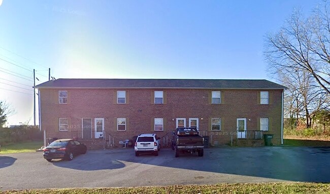 Building Photo - 540 W Stevens St