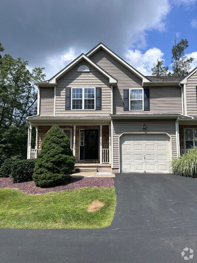 Building Photo - 11 Sand Hollow Dr