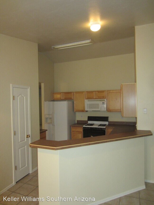 3 br, 2 bath House - 3672 S. Fighting Falc... photo'
