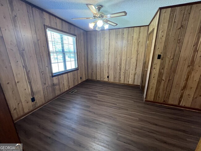 Foto del edificio - 404 McArthur Blvd