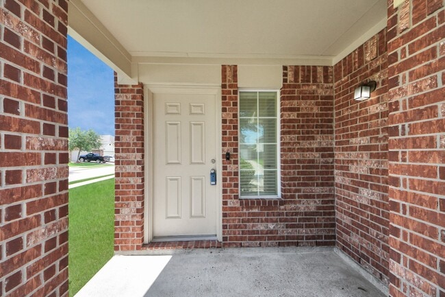 Foto del edificio - 11034 Kelly Hill Ct