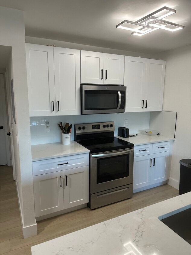 Foto principal - 1406 Meadows Circle West