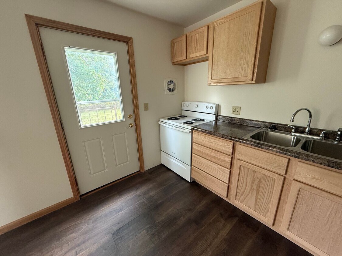 Building Photo - 1115 Lancaster St