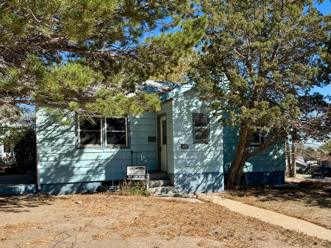 Primary Photo - 1323 Cherry St
