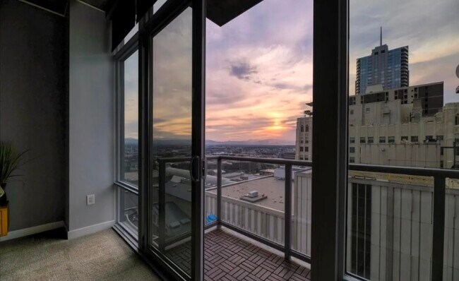 Foto del edificio - 891 14th St