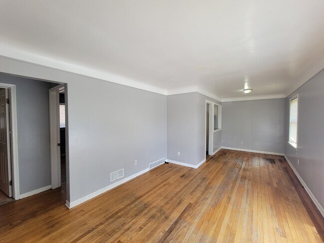 Foto del edificio - 22560 Leewin St
