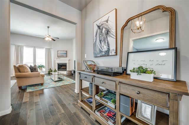 Foto del edificio - 3004 Comal Dr