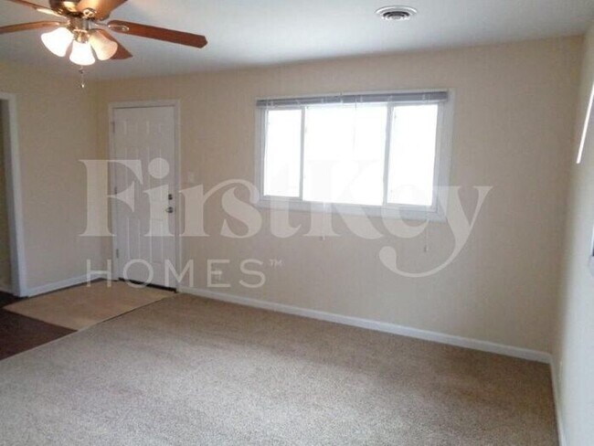 Building Photo - 447 Talala St