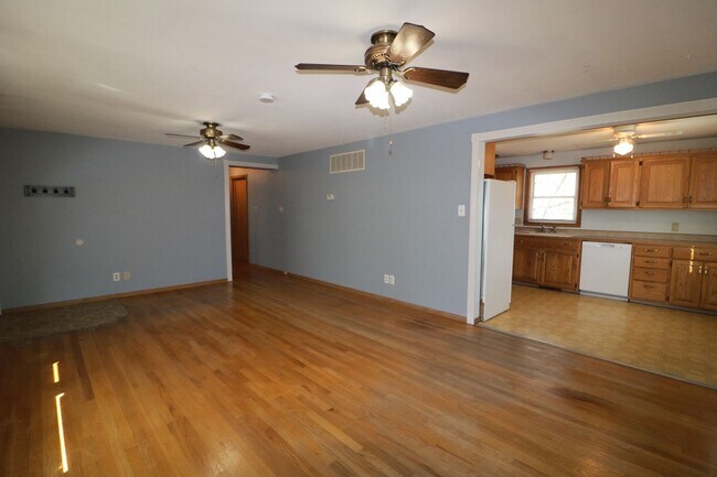 Building Photo - 848 Church Ave