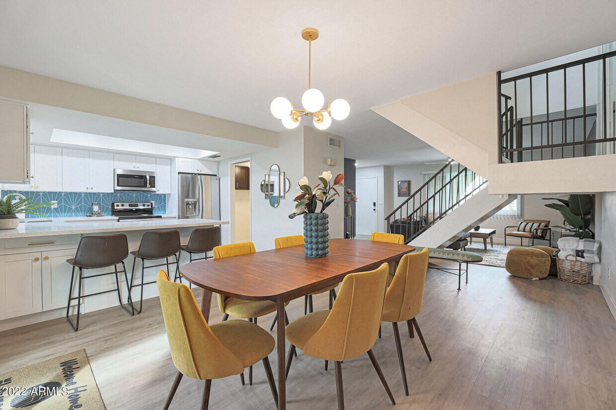 Foto principal - 2938 E Clarendon Ave