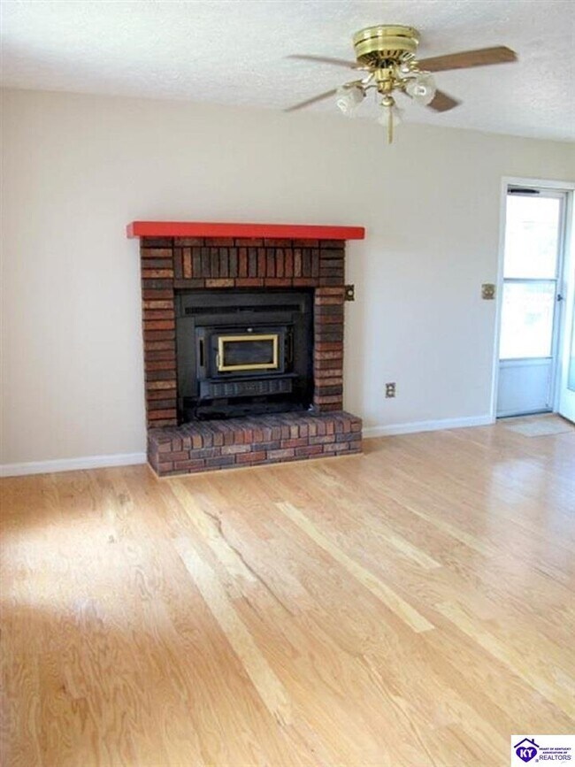 Foto del edificio - 927 Woods Hollow Dr