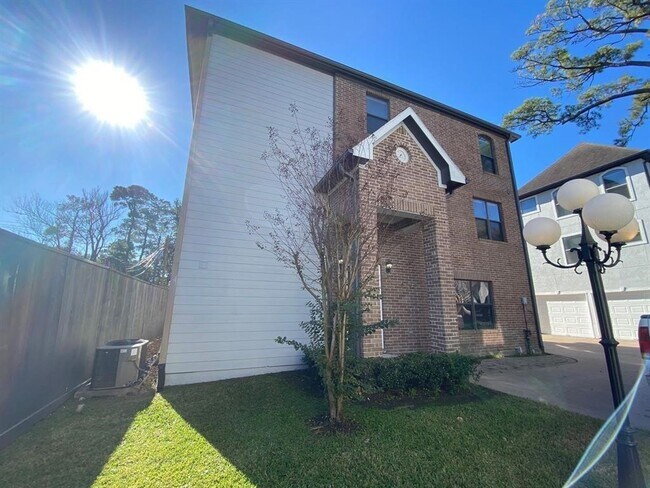 Foto del edificio - 3710 Sherwood Ln